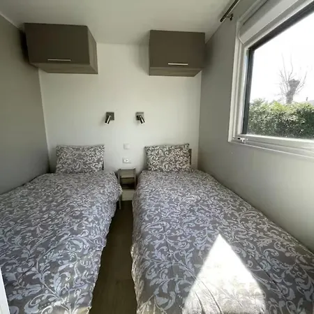 Mobile With Shared Pool In Saint-arnoult Σαλέ