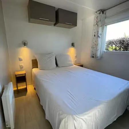 Mobile With Shared Pool In Saint-arnoult