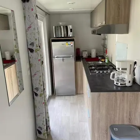 Mobile With Shared Pool In Saint-arnoult *