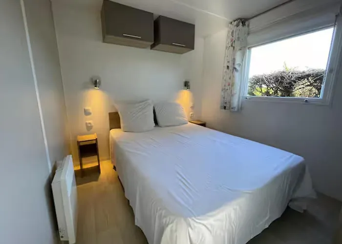 Mobile With Shared Pool In Saint-arnoult