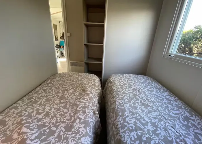 Mobile With Shared Pool In Saint-arnoult Domek alpejski